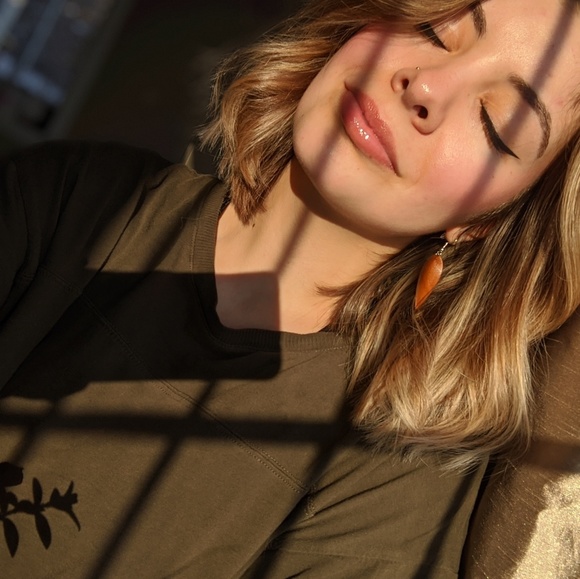 Meet your Posher, Erica - Picture 1 of 1